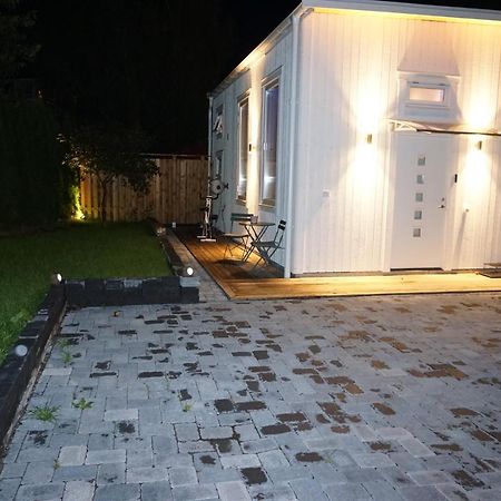 شقة Fresh Happy Little House, 35 M2 In Taeby ستوكهولم المظهر الخارجي الصورة