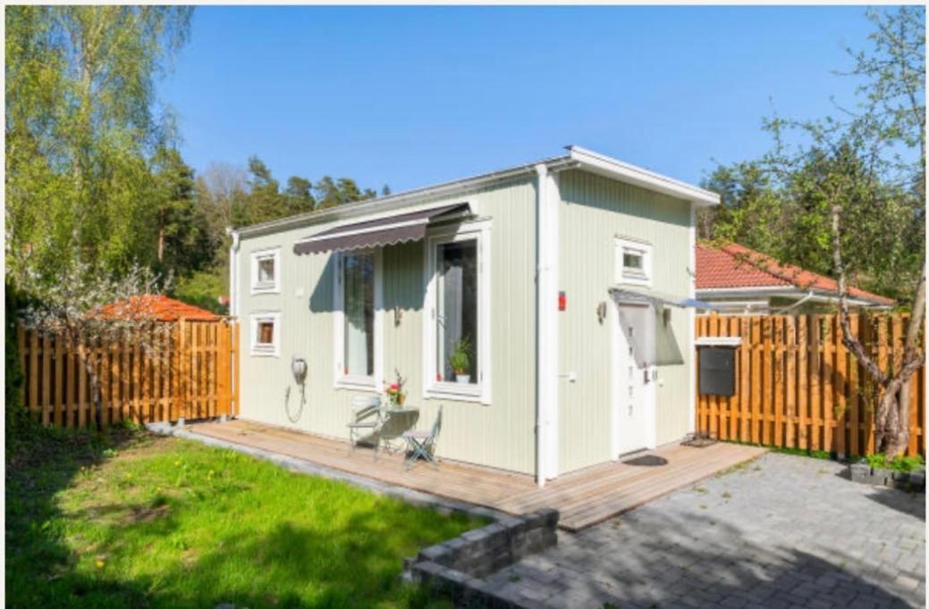 شقة Fresh Happy Little House, 35 M2 In Taeby ستوكهولم المظهر الخارجي الصورة